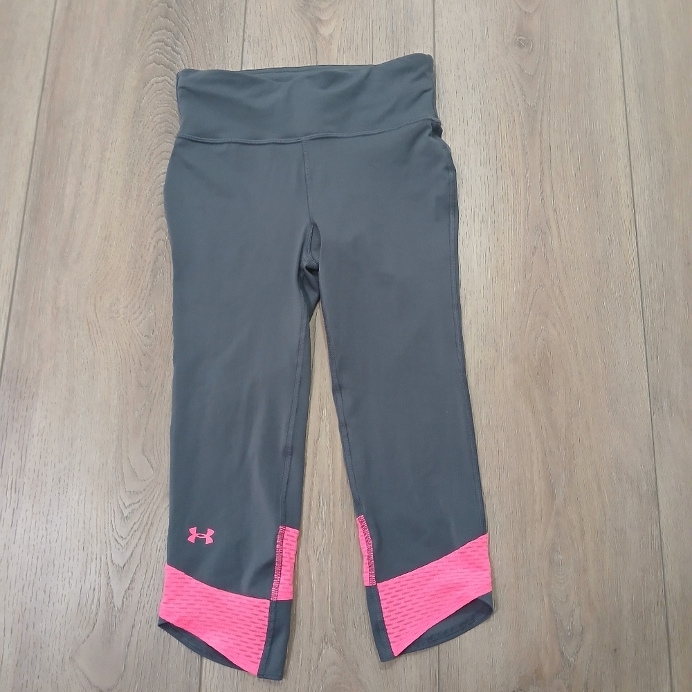 Under Armour HeatGear Compression Capri Leggings XS Pink Ribbon Breast Cancer
